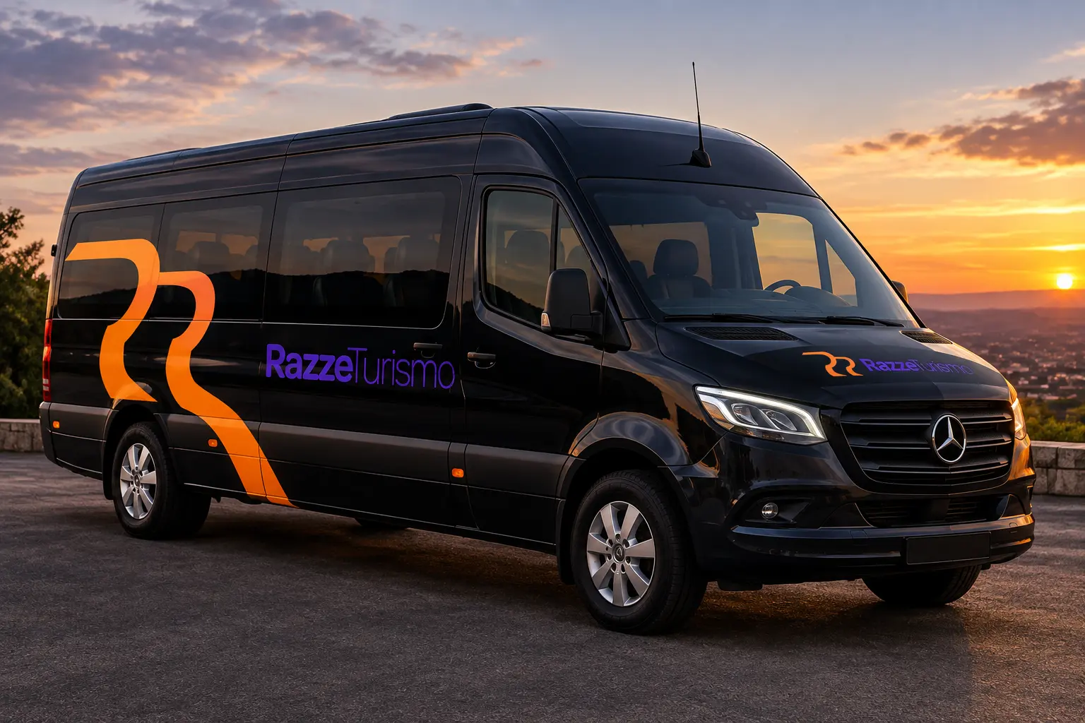 Van com a nova marca da Razze Turismo